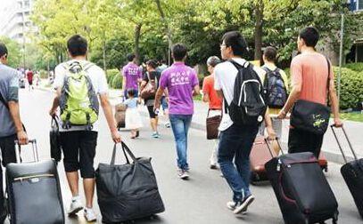 錄取通知書：一張離別票！從此父母只剩背影, 故鄉再無春秋