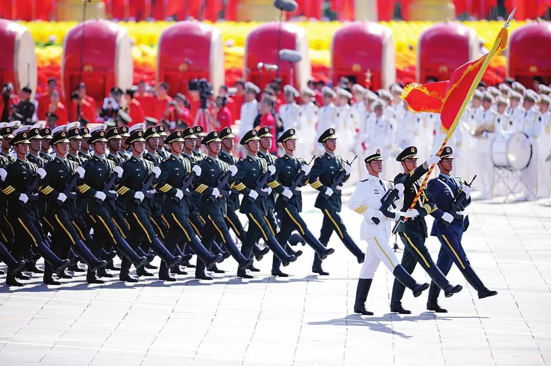 2019國慶節閱兵式觀后感寫作指導+范文（實用），請轉給孩子！