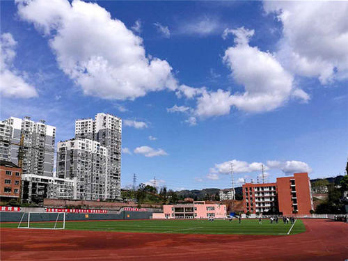 明年起四川省中小學(xué)?！肮裢小保抡赡軒?lái)哪些變化