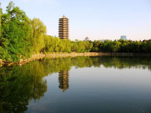 北大一教師被舉報(bào)與多人發(fā)生不正當(dāng)關(guān)系，校方通報(bào)：撤銷(xiāo)教師資格！解聘！| 特別關(guān)注