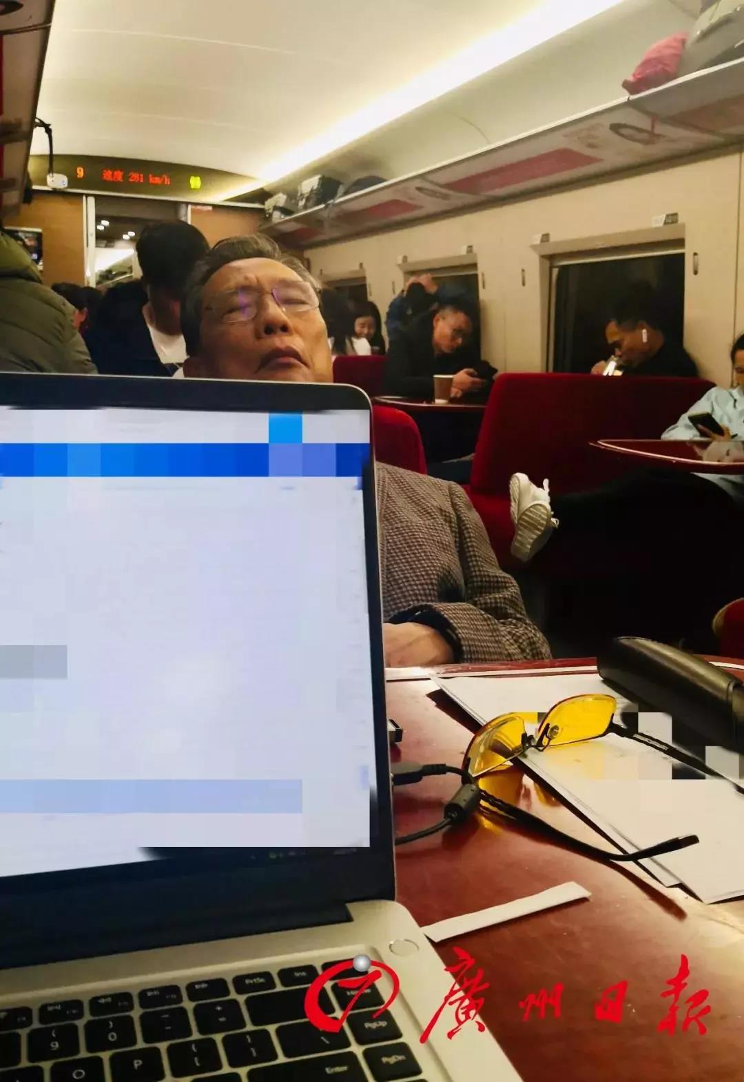 這10組刷屏照片看哭無數人！告訴孩子：如果有英雄，他們都是！