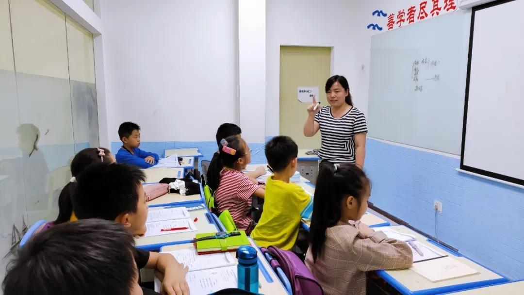 教師專訪丨理性和感性兼備的語文老師——杜海霞